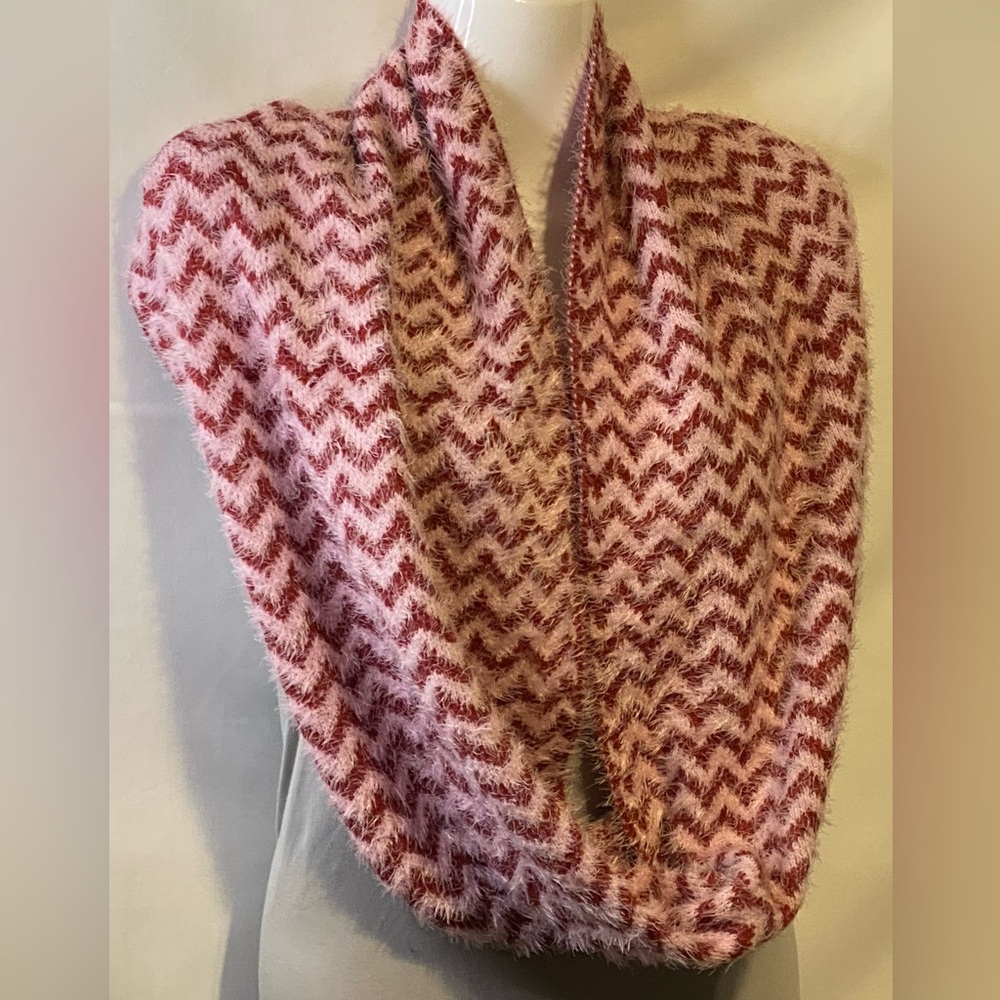 Fuzzy Chevron Scarf Pink/Ruby